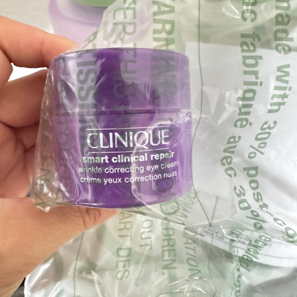 Clinique Smart Clinical Repair Wrinkle Correcting Eye Cream - Purple